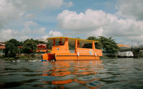 メコン川の水質改善にソーラーボートを寄贈